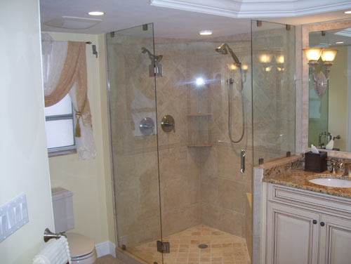 Paradise Glass and Mirror offers Glass Showers in Marco Island and Naples, FL