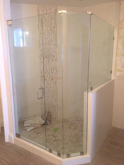 Paradise Glass and Mirror offers Frameless Showers in Marco Island and Naples, FL