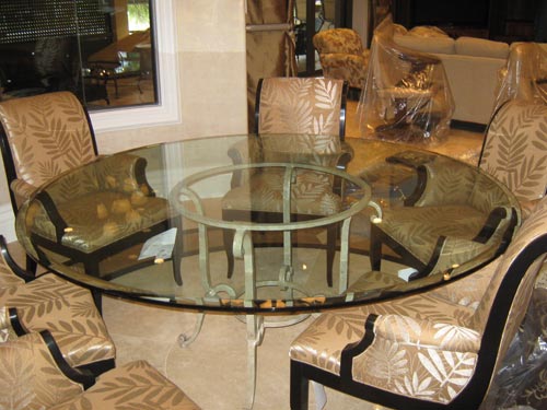 Paradise Glass and Mirror offers Glass Table Tops in Naples, FL
