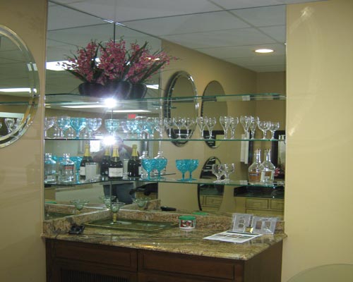 Paradise Glass and Mirror offer Mirrored Wet Bars in Naples, FL