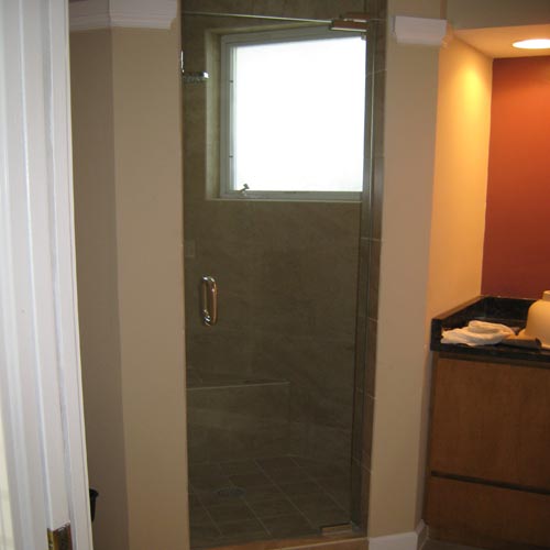 Paradise Glass and Mirror offers Shower Doors in Naples, FL