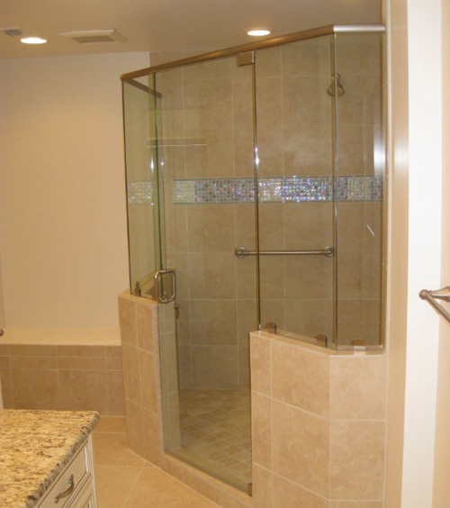 Paradise Glass and Mirror offers Door and Panel Showers in Port Royal, FL